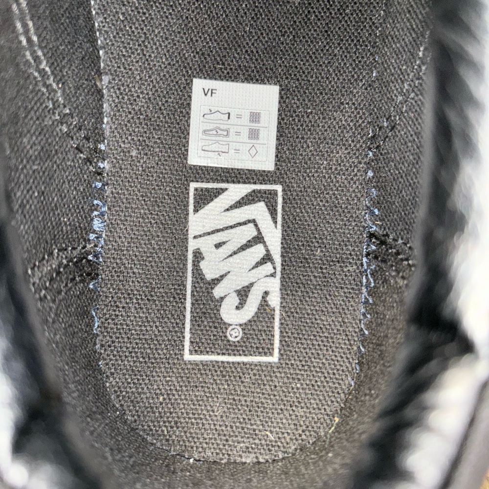 Brand new vans never worn - Picture 6 of 7